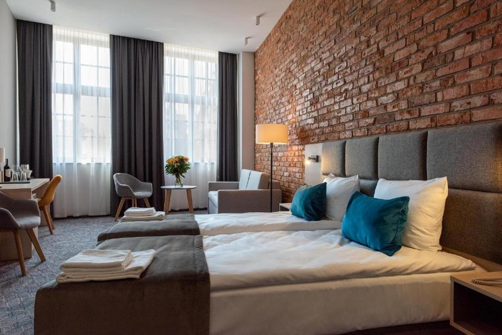 Korona Gold - Korona Hotel Вроцлав Екстериор снимка