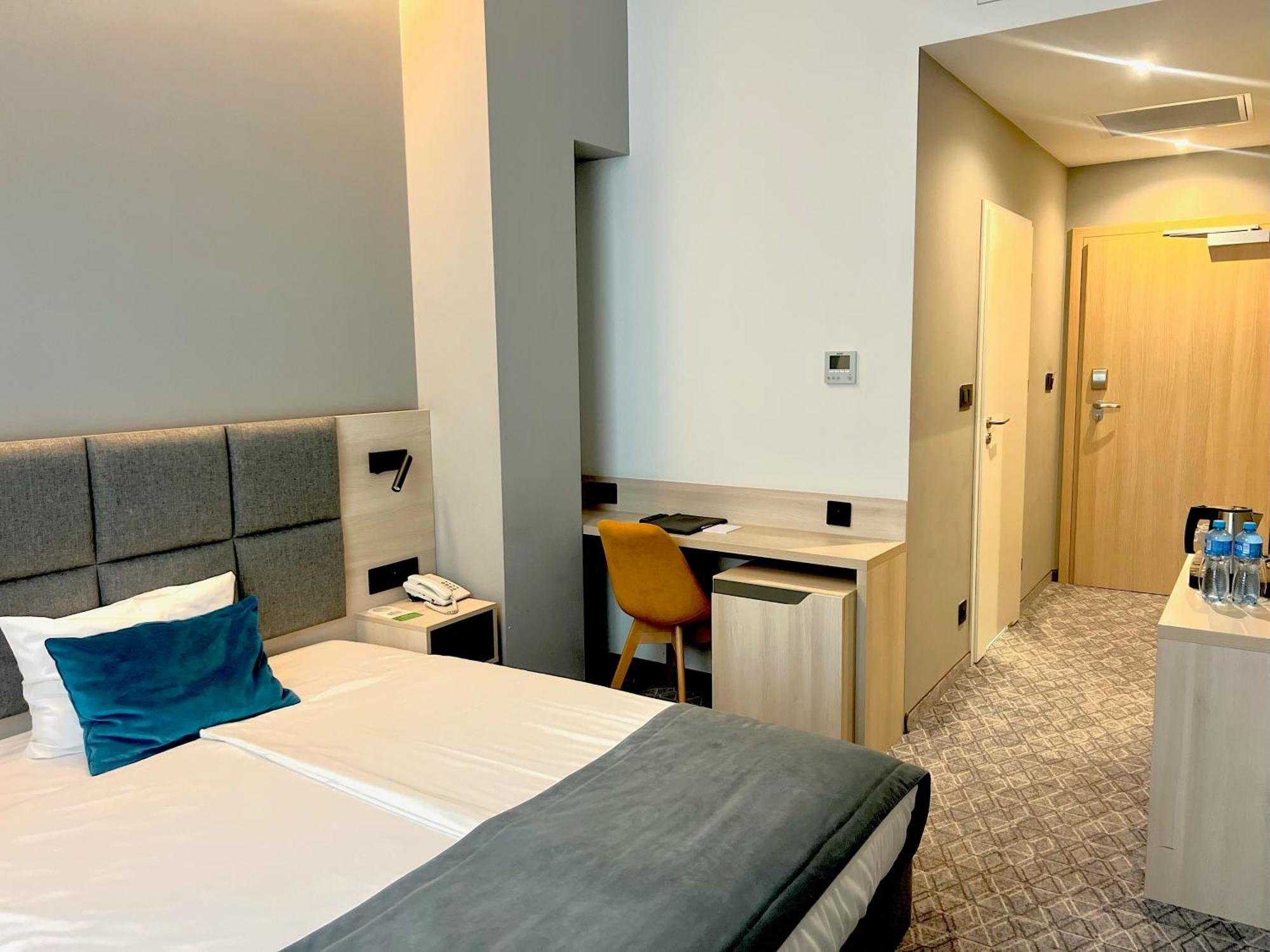 Korona Gold - Korona Hotel Вроцлав Екстериор снимка