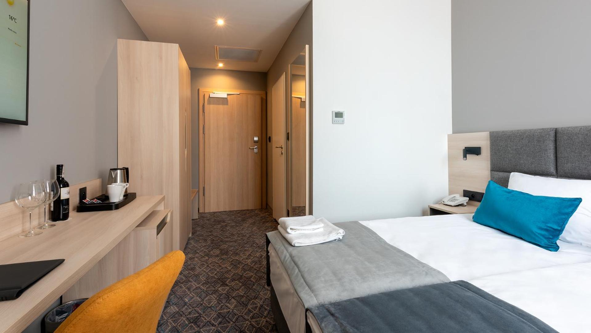 Korona Gold - Korona Hotel Вроцлав Екстериор снимка